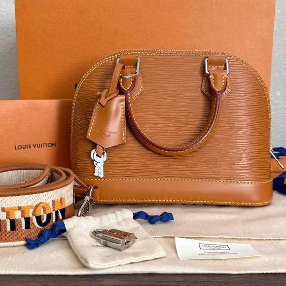 ❌SOLD❌LOUIS VUITTON Epi Leather Alma BB on Strap - Picture 9 of 10